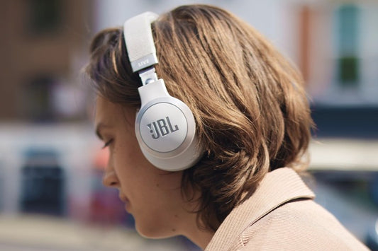 How to Make Wired Headphones Wireless? Shocking Technology Approved