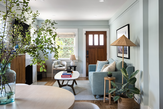 Decorating with lightweight photo frames: A Creative Guide